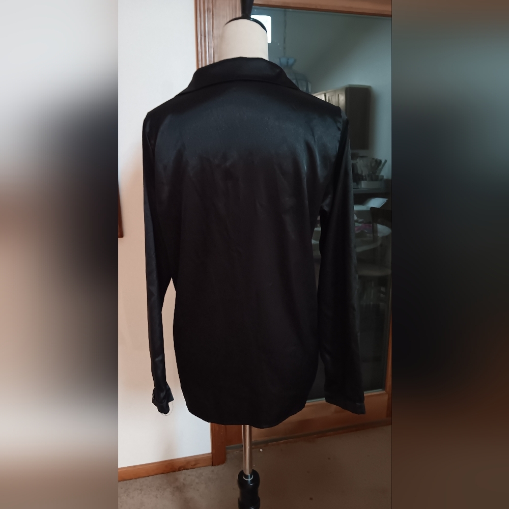 KFAB Designs Black Satin Faux Button Long Sleeve Blouse NWOT Medium Luxury - Picture 4 of 9